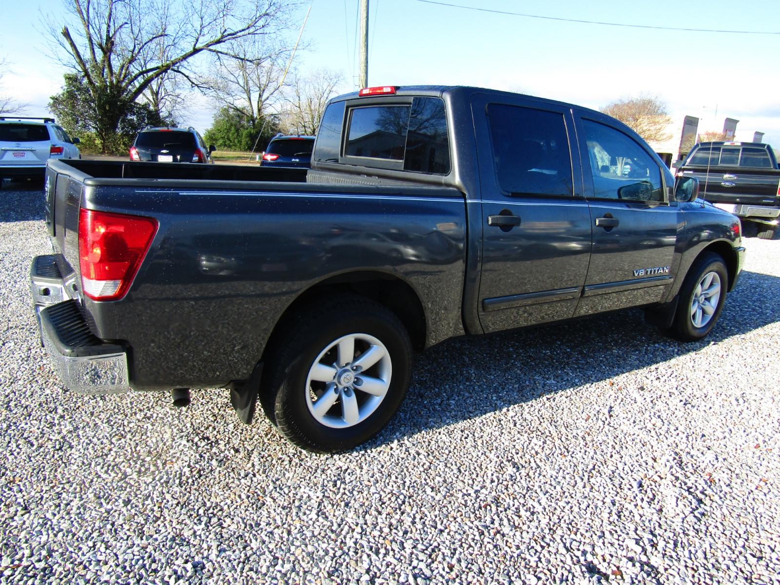2011 Gray Nissan Titan S Crew Cab 2WD (1N6AA0EKXBN) with an 5.6L V8 DOHC 32V engine, Automatic transmission, located at 15016 S Hwy 231, Midland City, AL, 36350, (334) 983-3001, 31.306210, -85.495277 - Photo #7